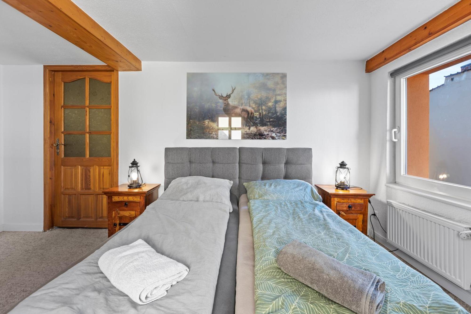 Apartment Sabina Monteurwohnung I 75 Zoll Tv I Kueche I Bad I Backofen I *