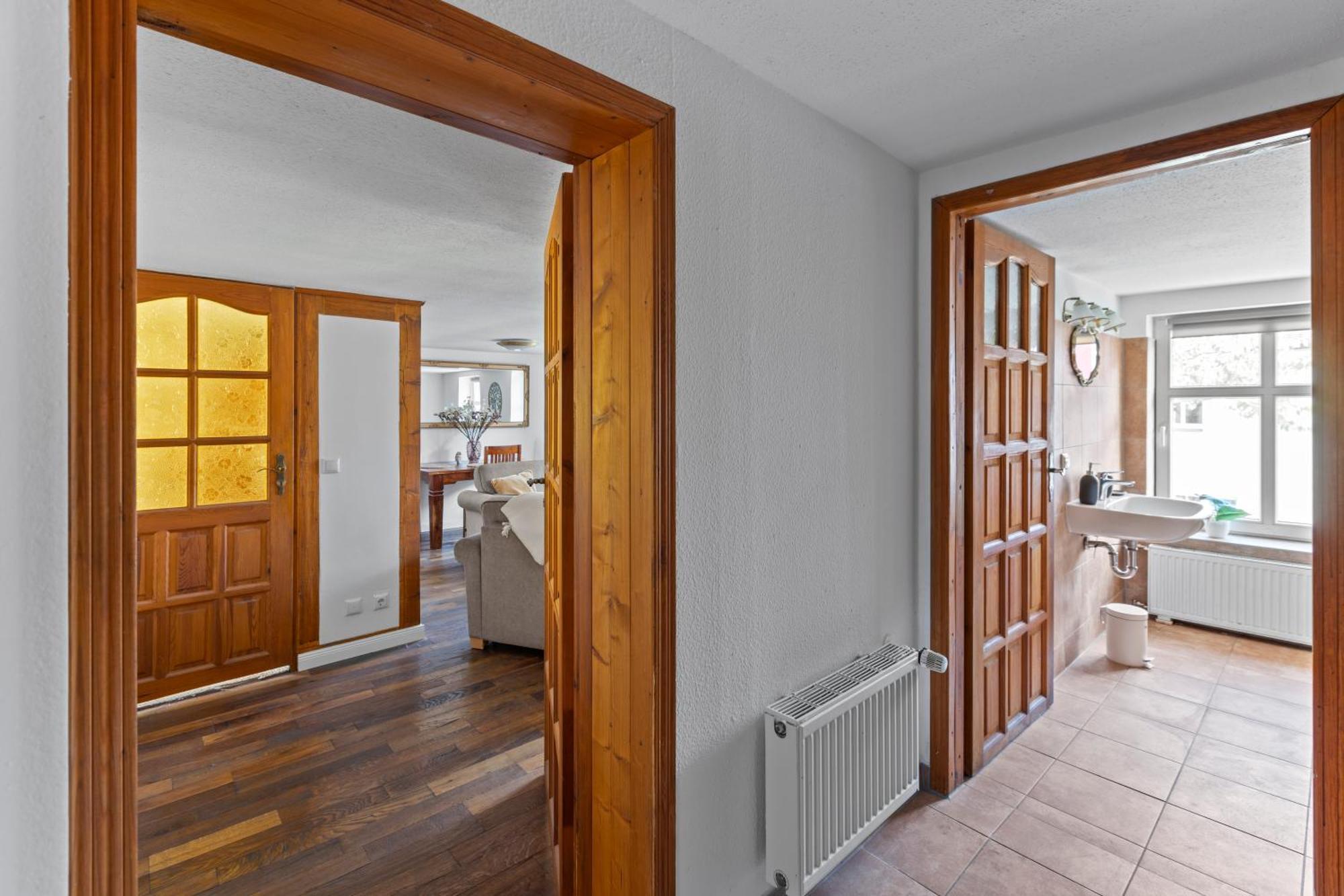 Apartment Sabina Monteurwohnung I 75 Zoll Tv I Kueche I Bad I Backofen I Trebbin